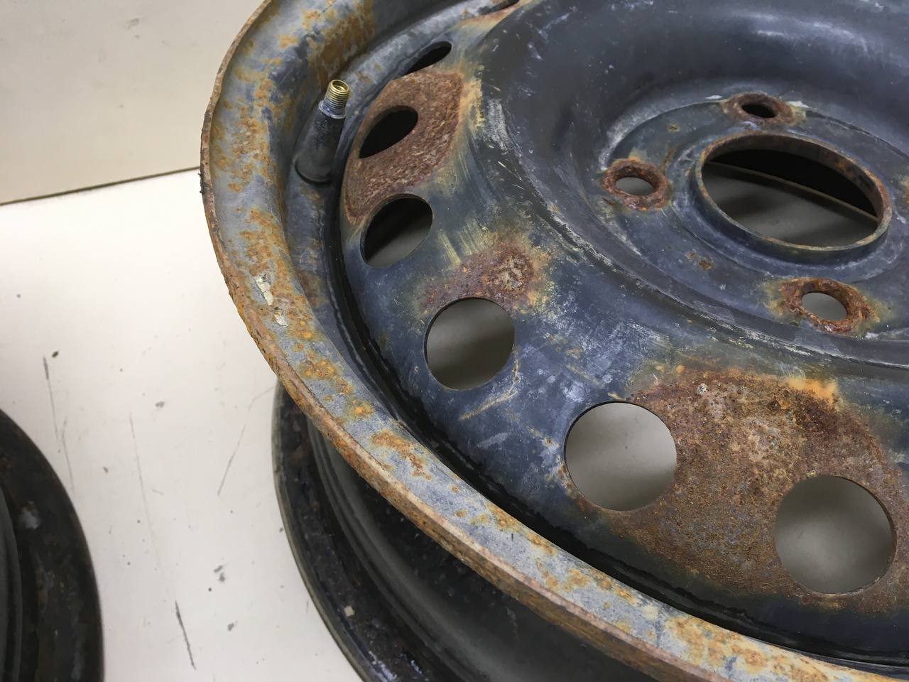 Диски к-кт R15 Штампованные