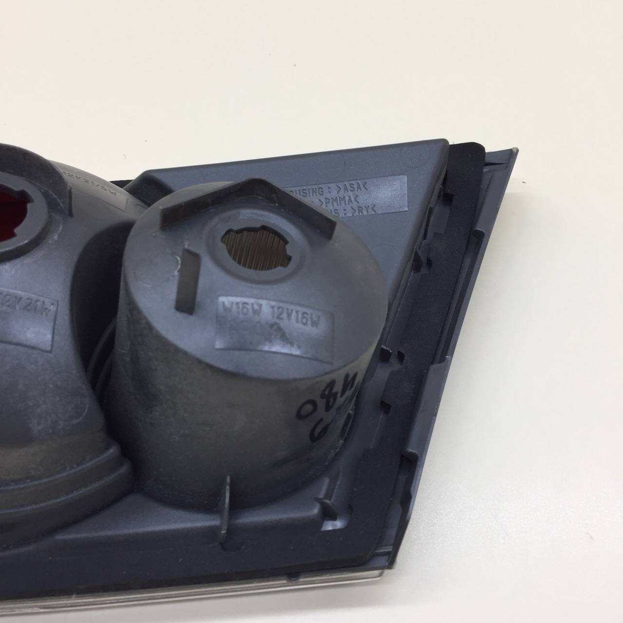 Фонарь задний внутренний левый Mazda Mazda 6 (GG) 2002-2007