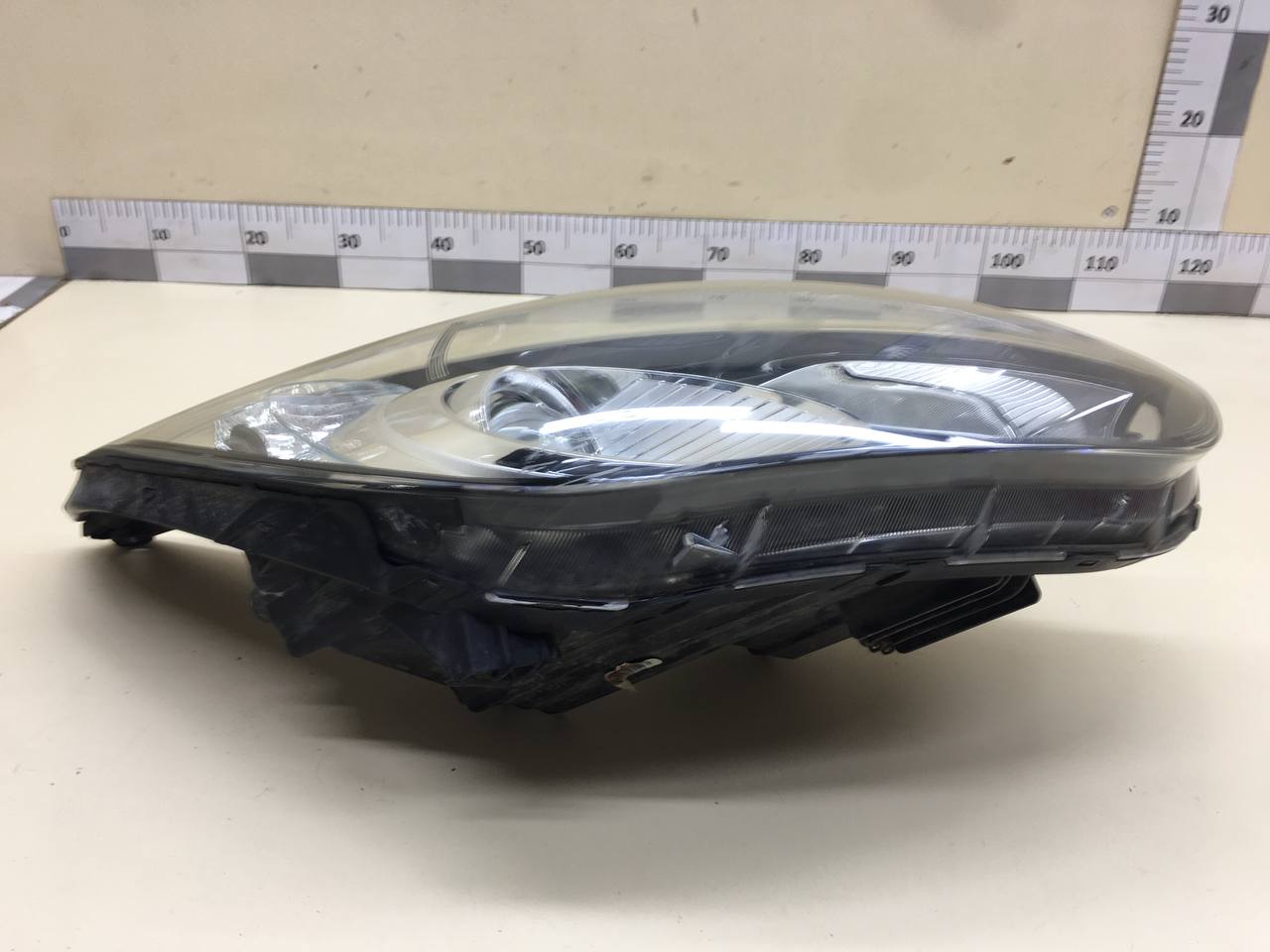 Фара правая Hyundai ix35 (LM) 2010-2015