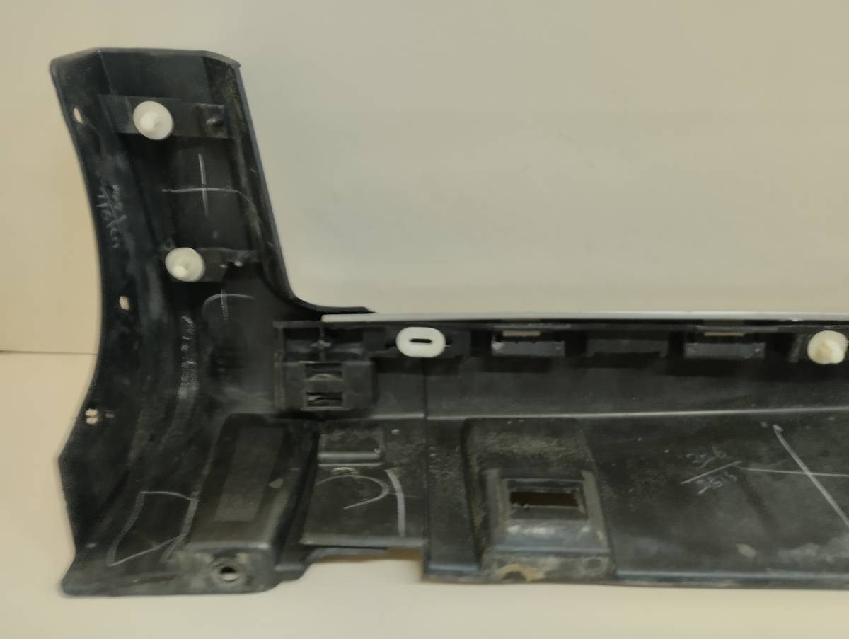 Накладка на порог (наружная) Nissan Terrano (D10) 2014> Накладка на порог (наружная) Nissan Terrano (D10) 2014>