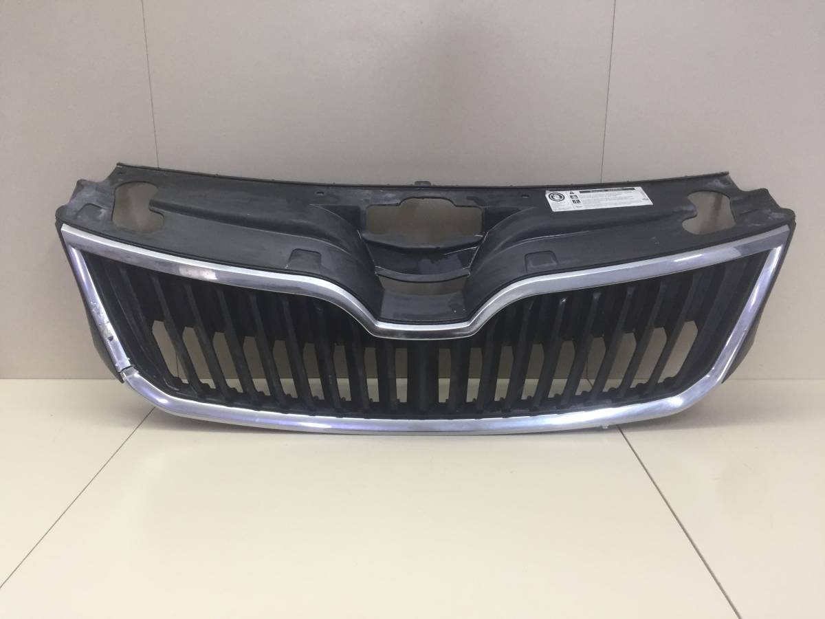 Решетка радиатора Skoda Rapid 2012-2017