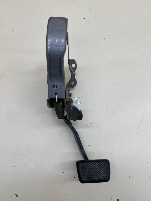 Педаль тормоза Toyota Rav 4 (XA40) 2013-2019
