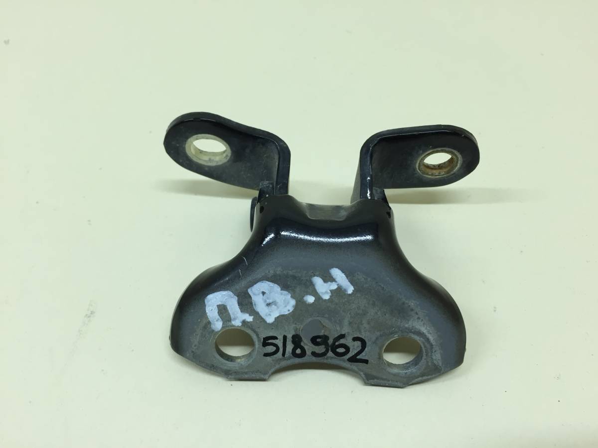 Петля двери передней правой нижняя Toyota Camry (V50) 2011-2017