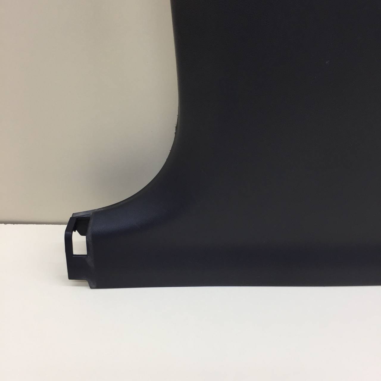 Обшивка стойки Hyundai Elantra (CN7) 2020>