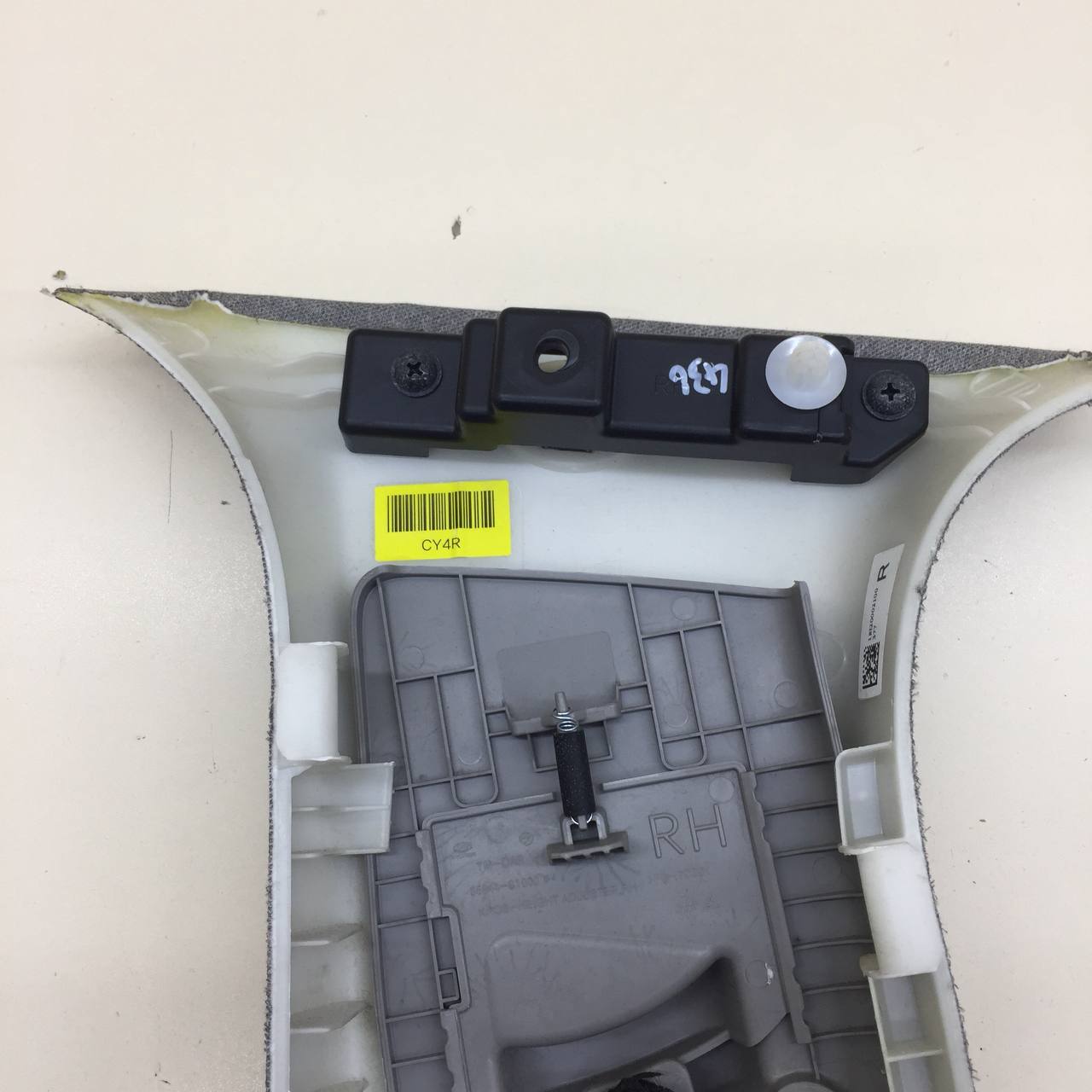 Обшивка стойки Hyundai Santa Fe (TM) 2018-2022