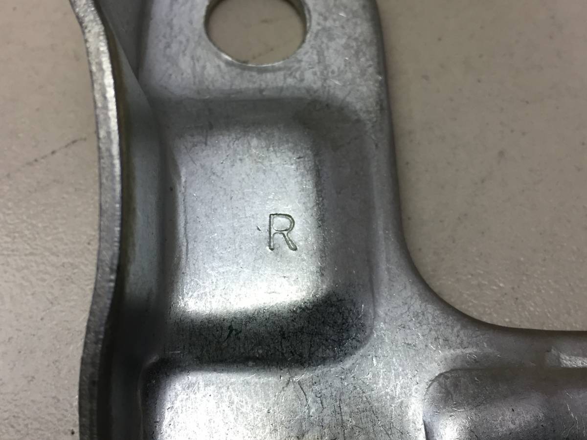 Петля капота правая Toyota Land Cruiser (J100) 1998-2007