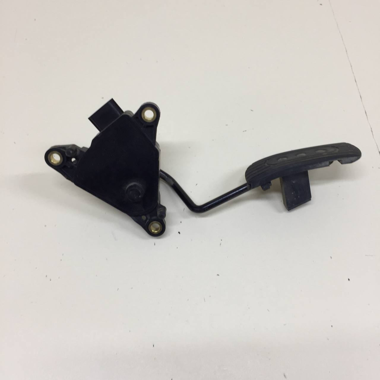 Педаль газа Nissan Note (E11) 2006-2013 Педаль газа Nissan Note (E11) 2006-2013