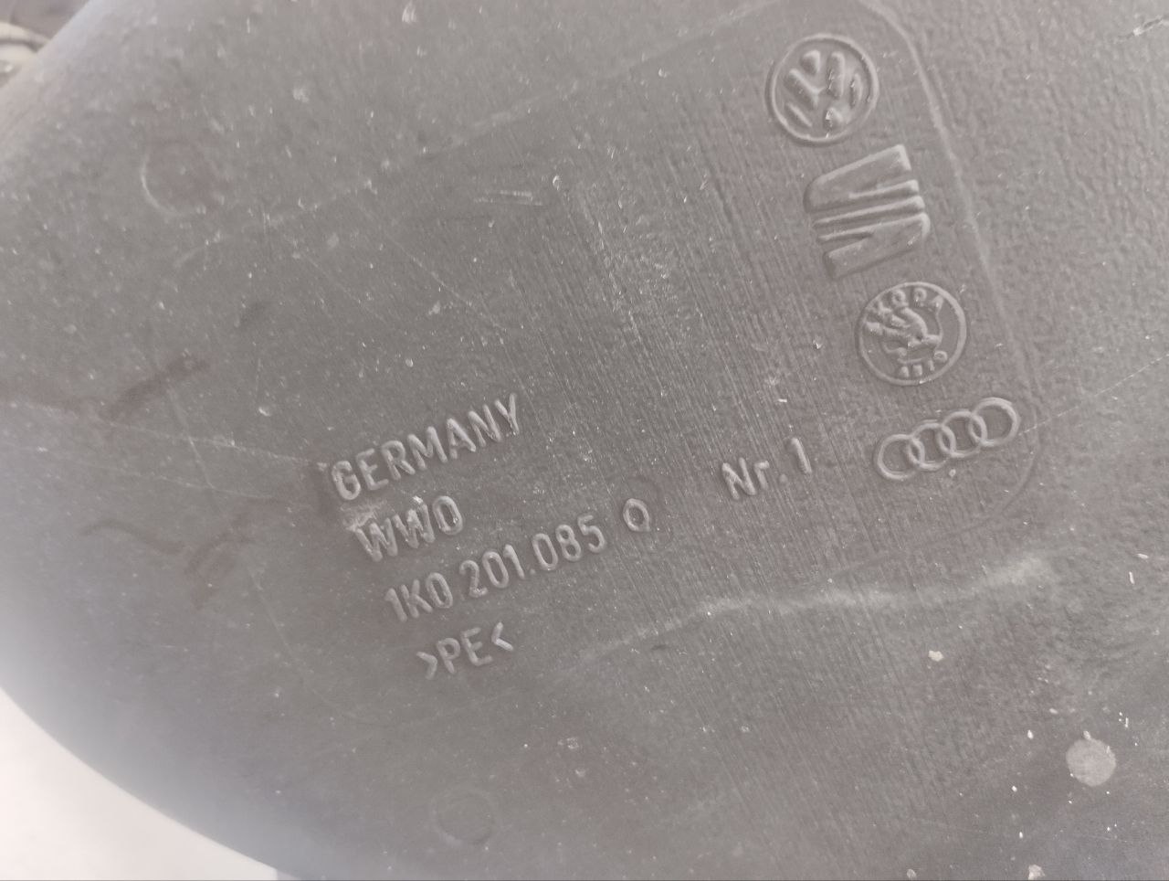 Бак топливный Volkswagen Golf 6 (5K) 2009-2013 Бак топливный Volkswagen Golf 6 (5K) 2009-2013