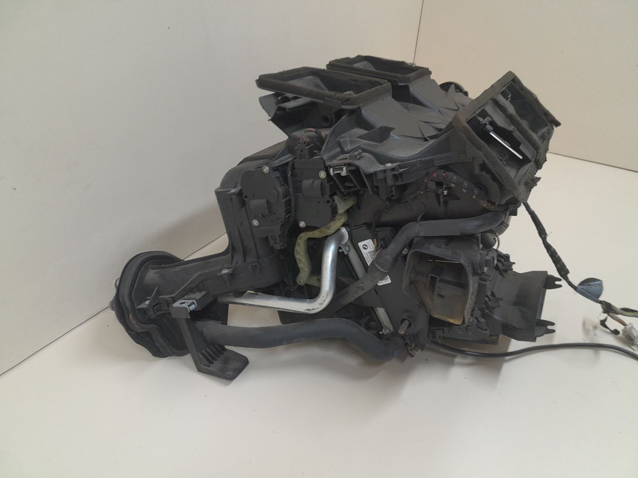 Корпус отопителя BMW 3-series E90/E91 2005-2011 Корпус отопителя BMW 3-series E90/E91 2005-2011