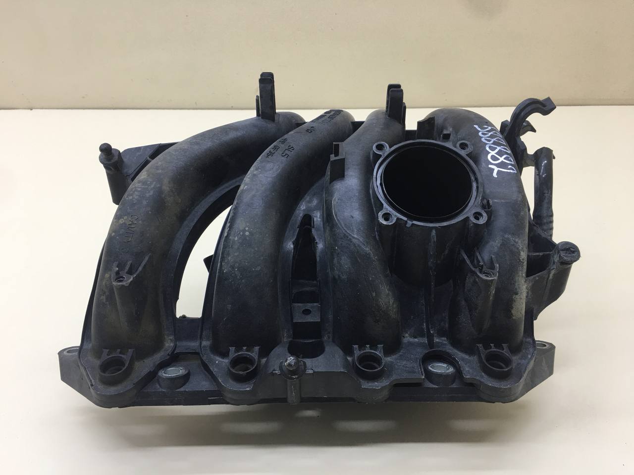 Коллектор впускной Volkswagen Polo (MK5) 2011-2020 Коллектор впускной Volkswagen Polo (MK5) 2011-2020