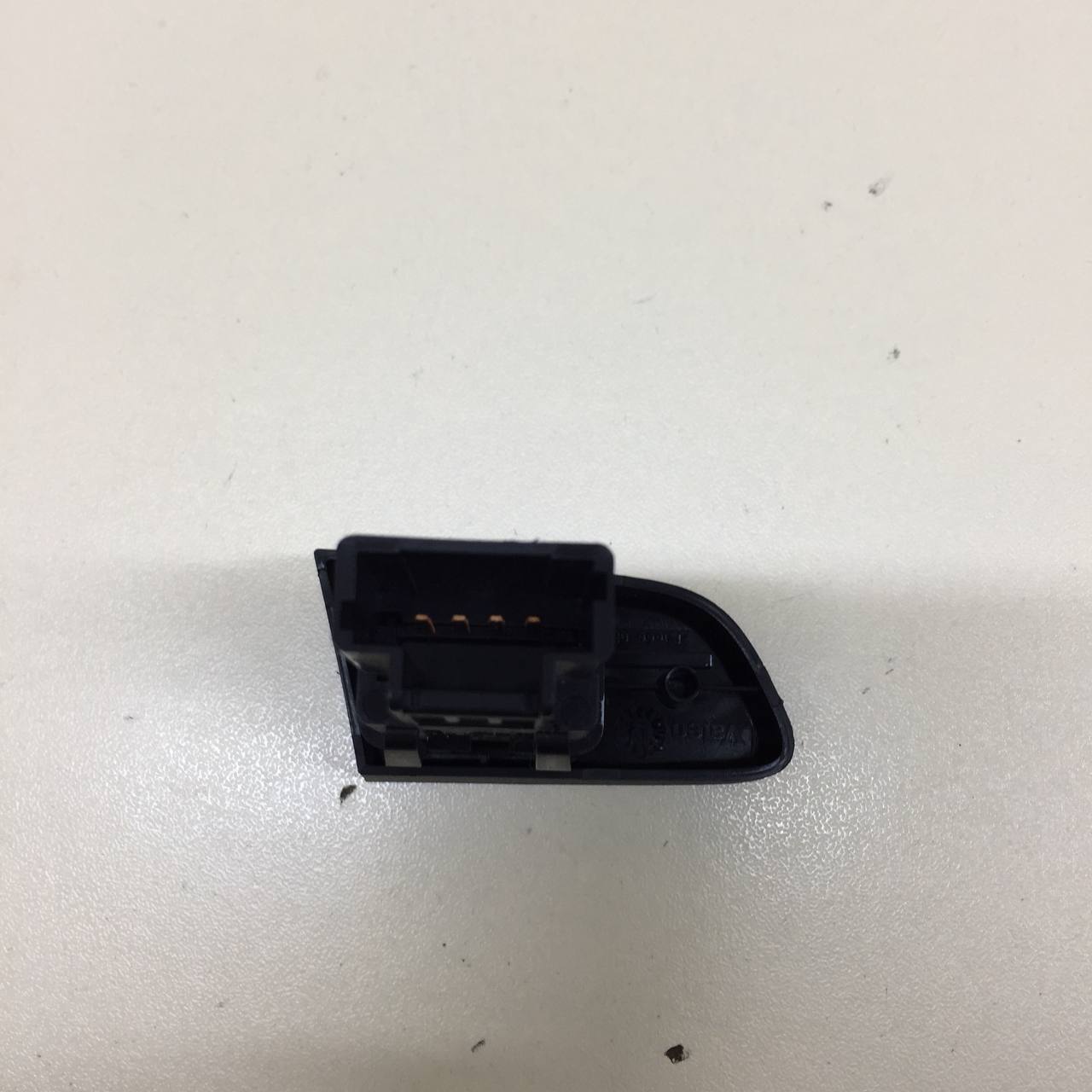 Кнопка кондиционера Peugeot 107 2006-2014 Кнопка кондиционера Peugeot 107 2006-2014