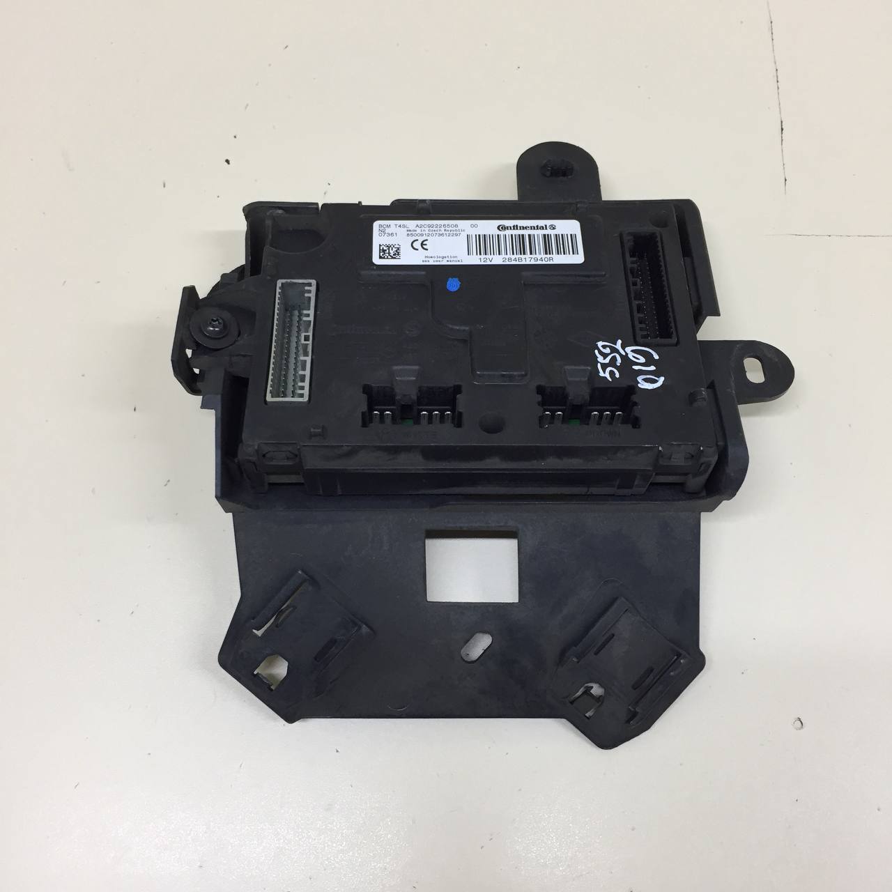Блок комфорта Renault Duster (HSA, HSM) 2012> Блок комфорта Renault Duster (HSA, HSM) 2012>