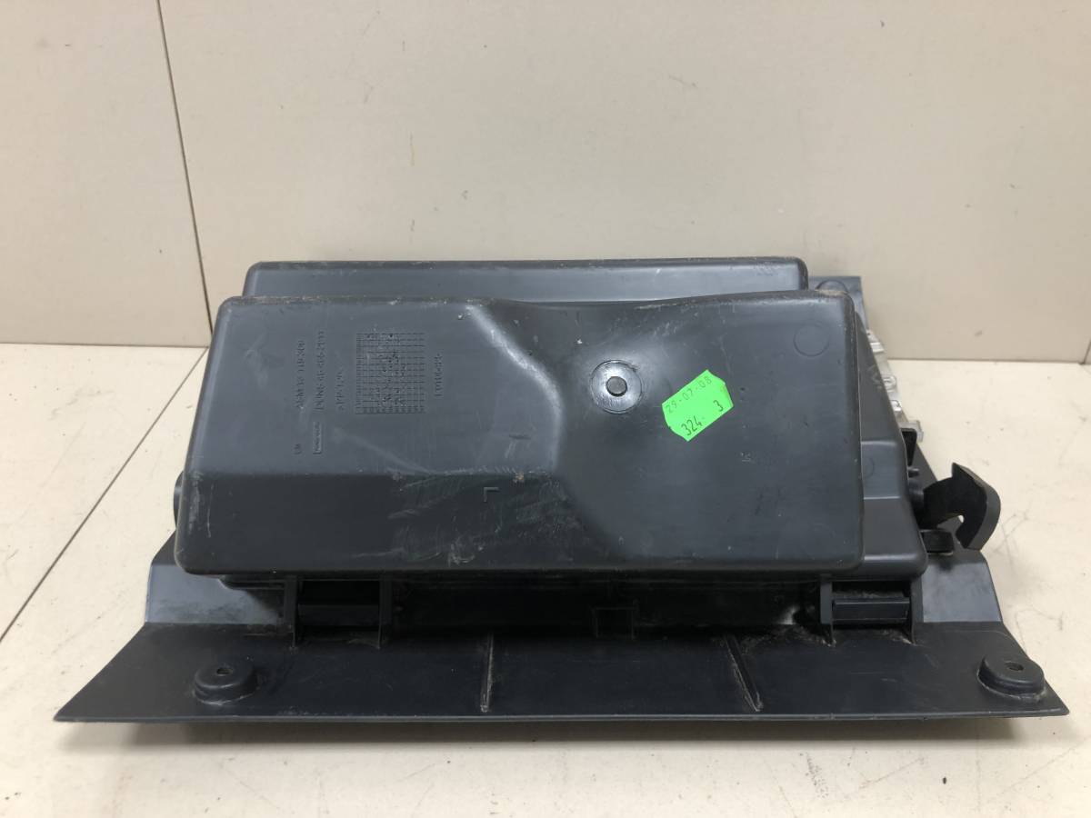Бардачок Opel Meriva 2003-2010