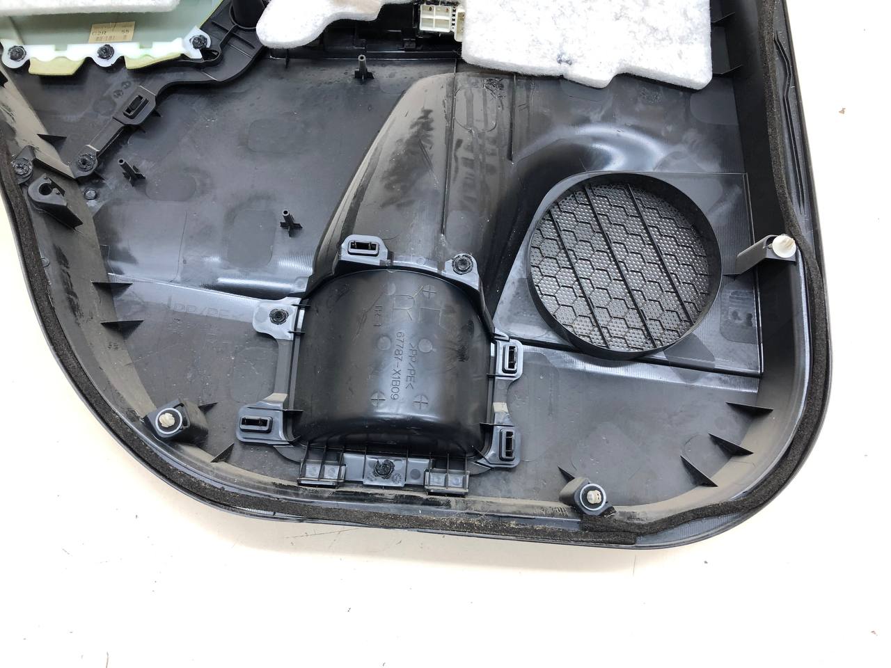 Обшивка двери задней правой Toyota Rav 4 (XA40) 2013-2019