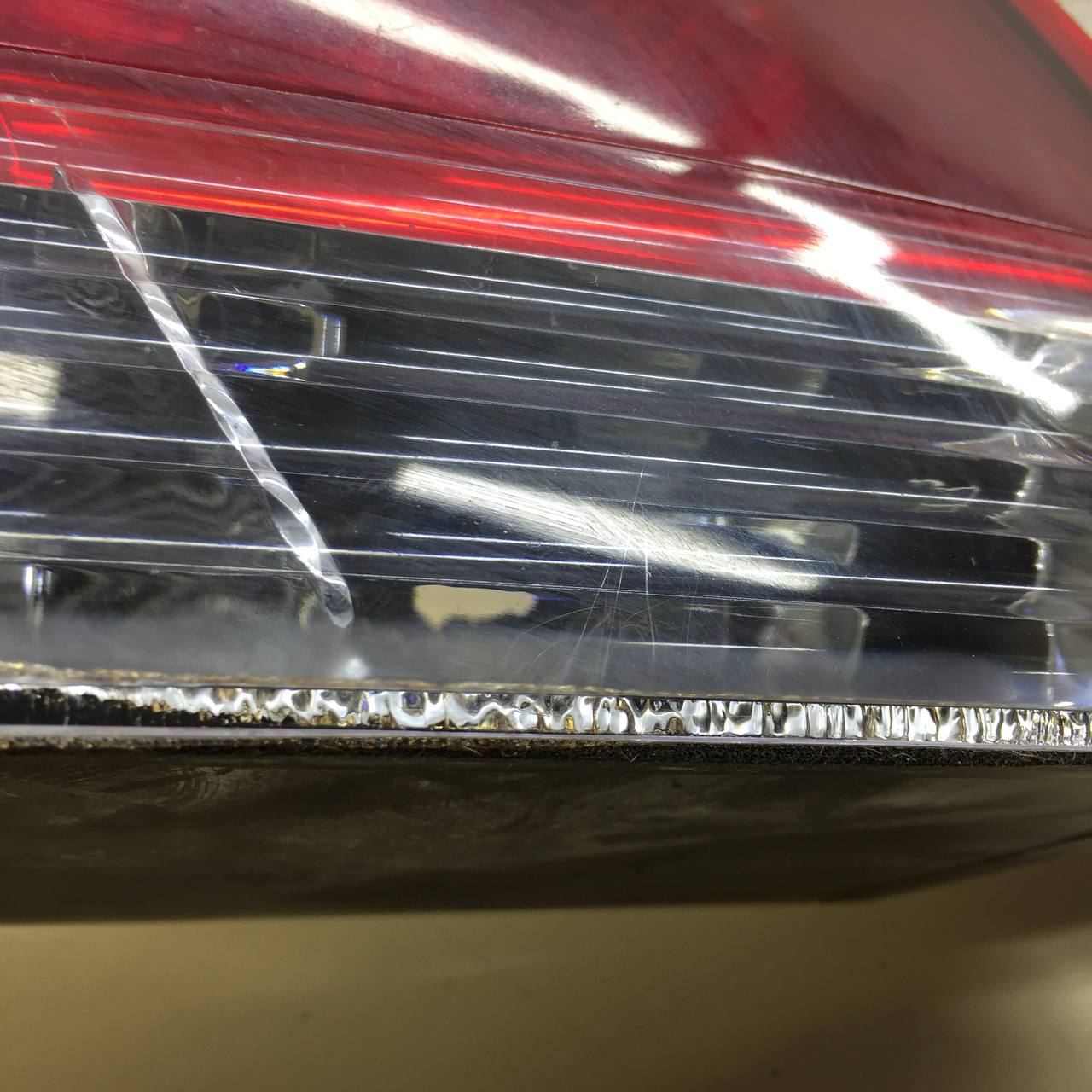 Фонарь задний левый Mitsubishi Lancer 9  (CS/Classic) 2000-2011