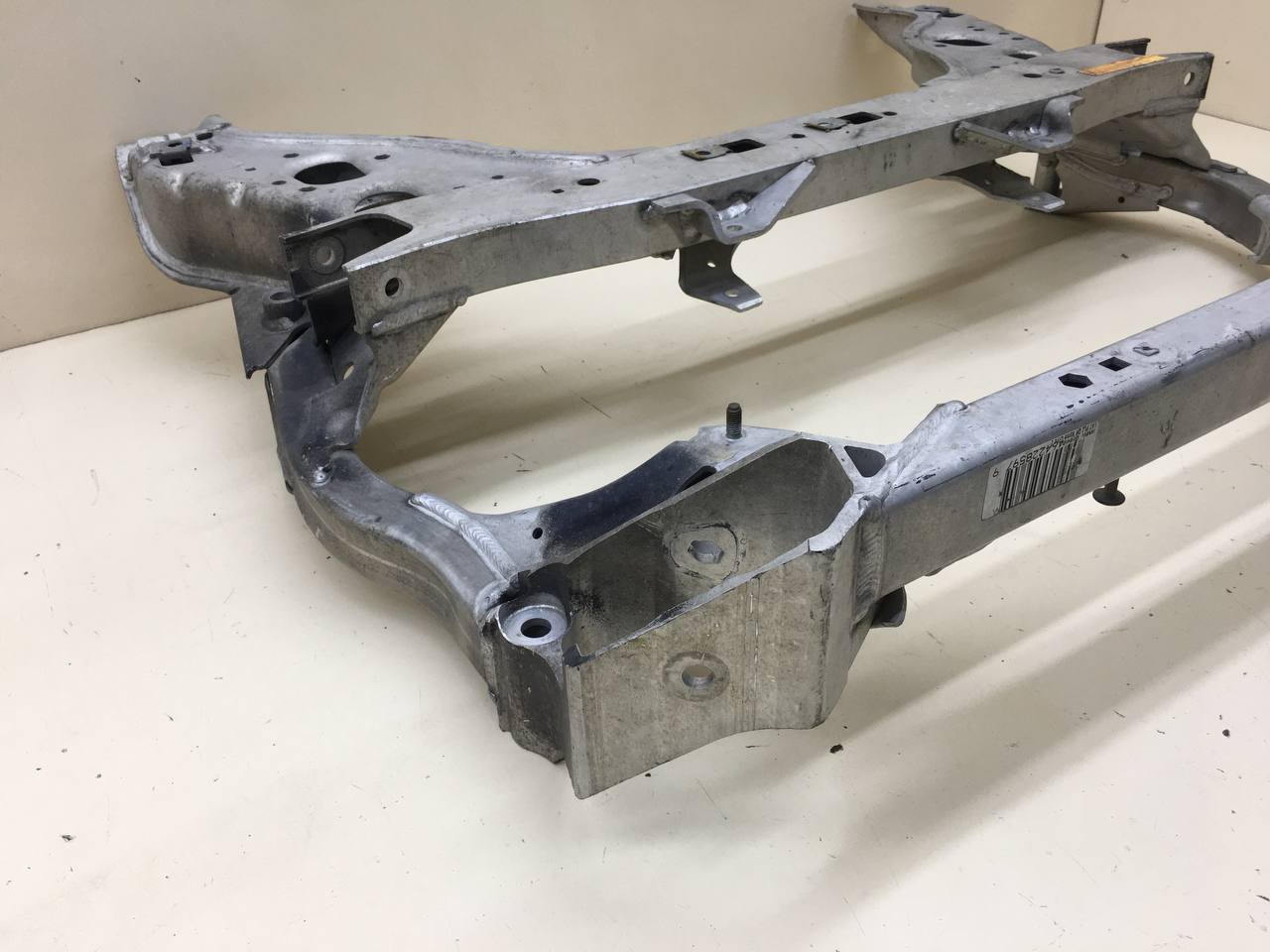 Балка подмоторная BMW 3-series E90/E91 2005-2011 Балка подмоторная BMW 3-series E90/E91 2005-2011