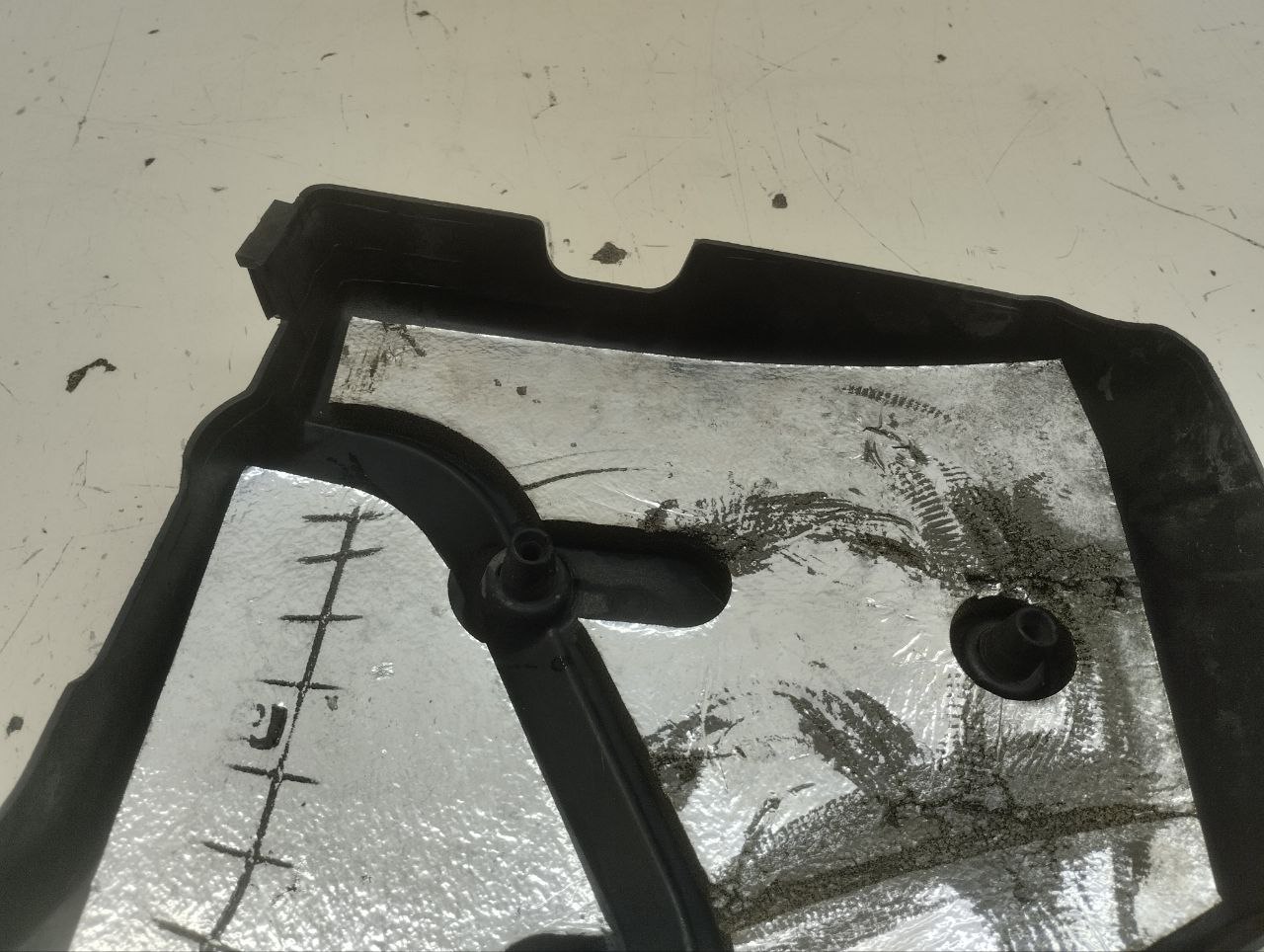 Крышка двигателя декоративная Lada Priora 2007-2018