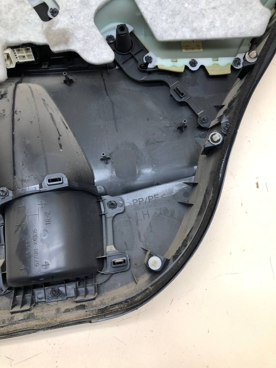 Обшивка двери задней левой Toyota Rav 4 (XA40) 2013-2019