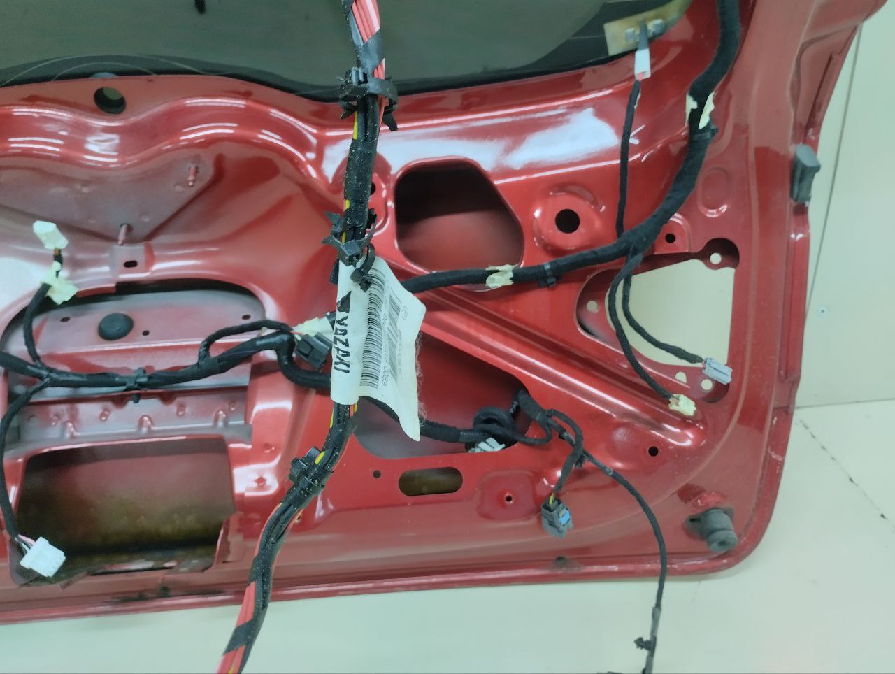 Дверь багажника со стеклом Lada Vesta 2015>