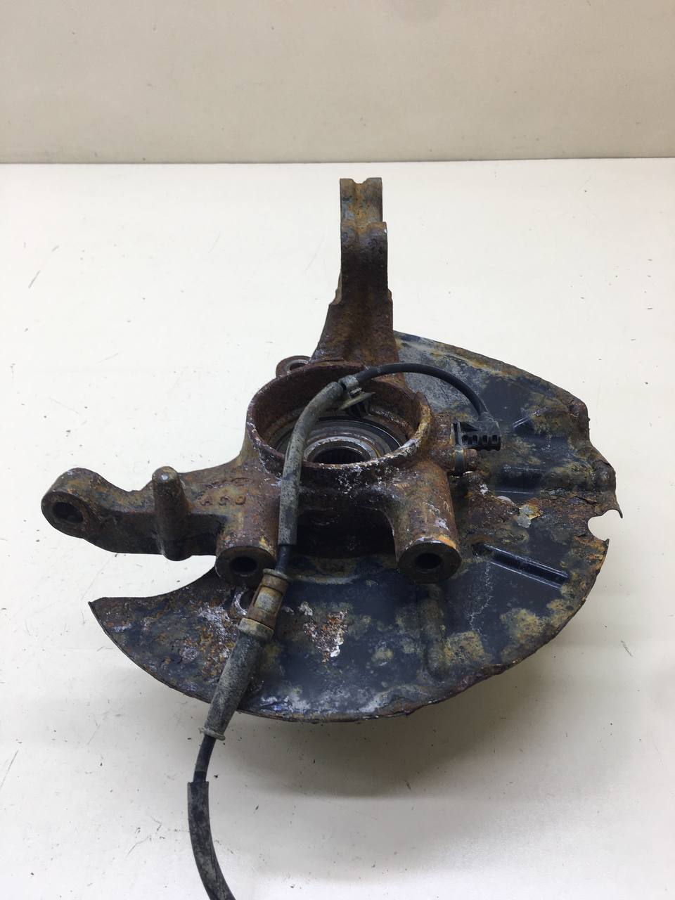 Кулак поворотный передний левый Kia Cerato (TD) 2009-2013