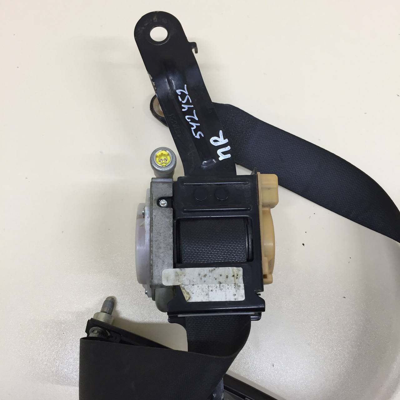 Ремень безопасности с пиропатроном Nissan Almera (N16) 2000-2006