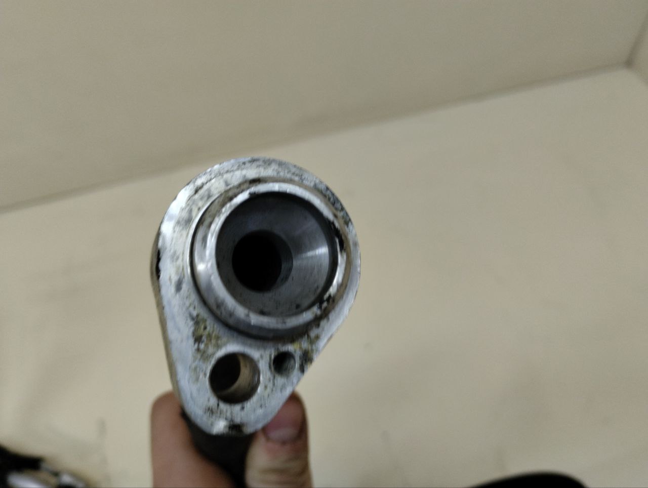 Трубка кондиционера Land Rover Discovery 3 (L319) 2004-2009