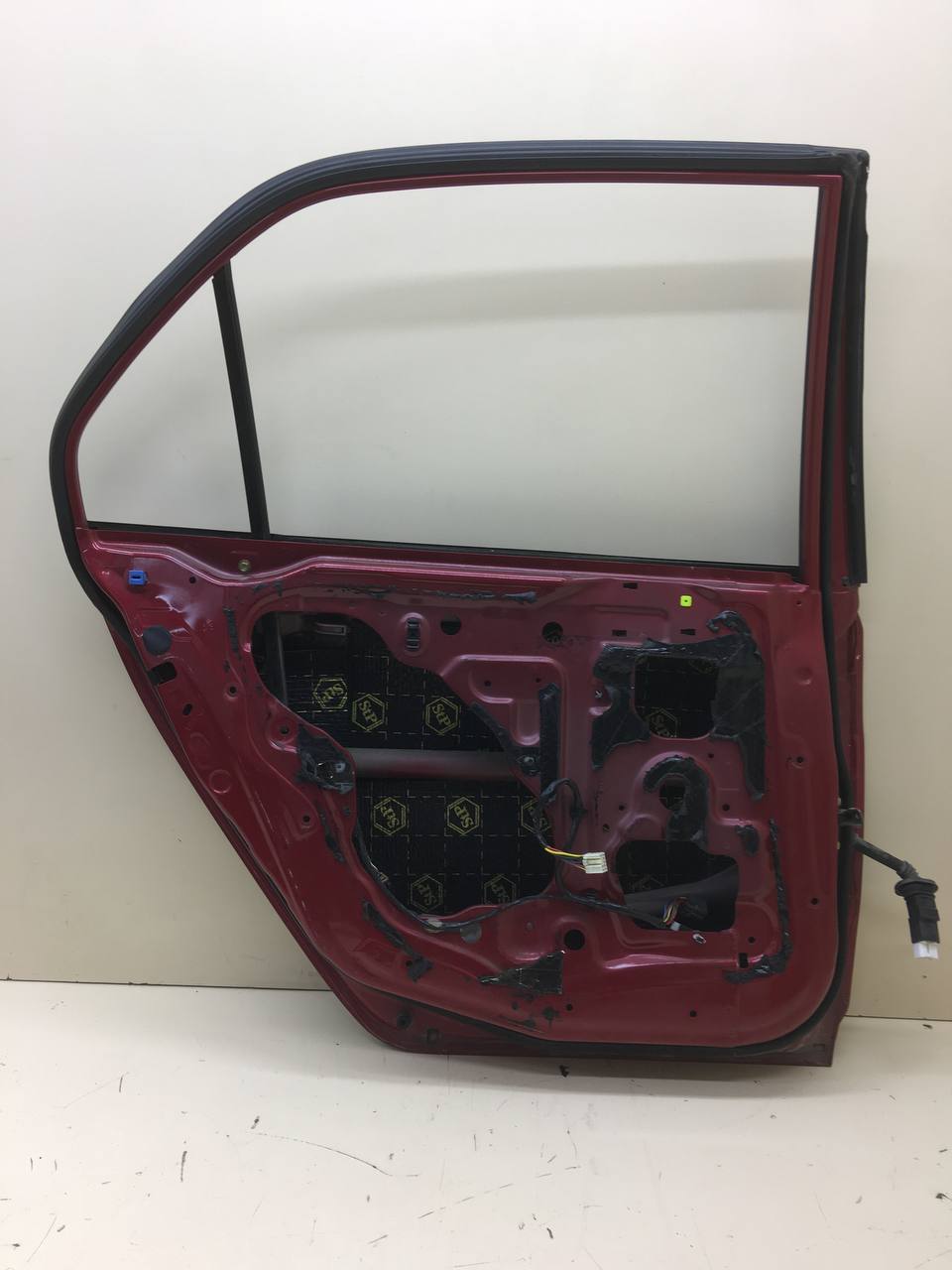 Дверь задняя левая Mitsubishi Lancer 9 (CS/Classic) 2000-2011 Дверь задняя левая Mitsubishi Lancer 9 (CS/Classic) 2000-2011