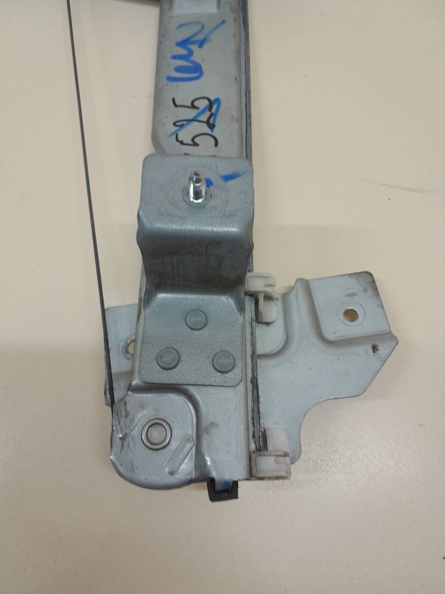 Стеклоподъемник электр. передний левый Renault Sandero 2009-2014