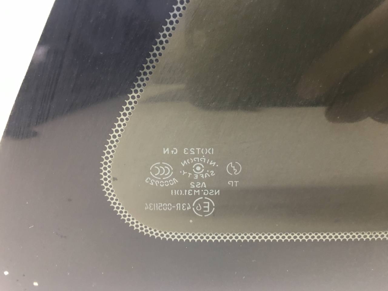 Стекло кузовное глухое правое Mazda Mazda 6 (GG) 2002-2007