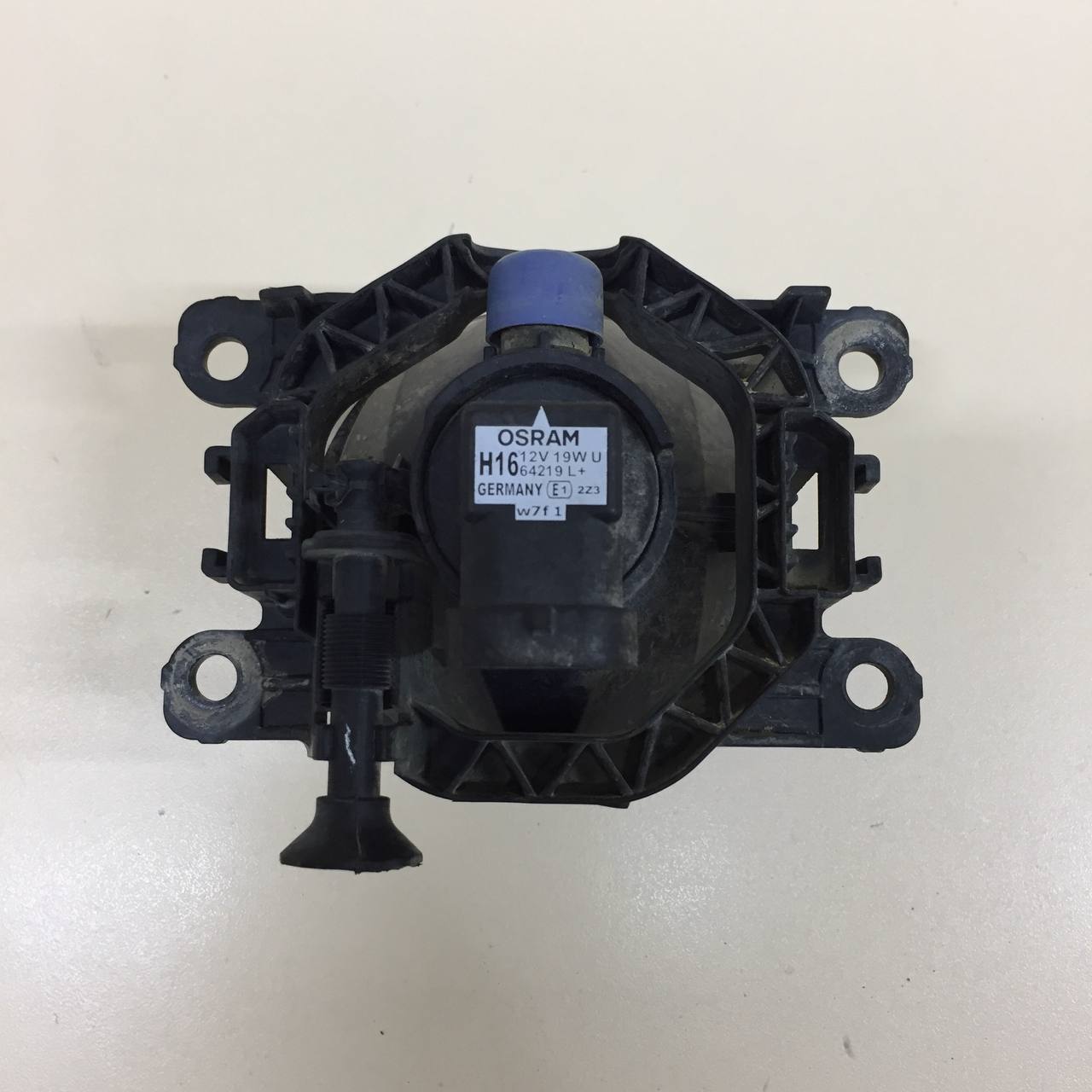 Фара противотуманная Renault Duster (HSA, HSM) 2012> Фара противотуманная Renault Duster (HSA, HSM) 2012>