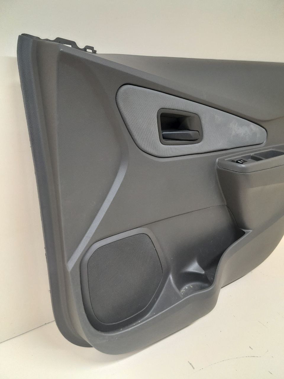 Обшивка двери передней правой Chevrolet Cobalt (T250) 2011-2015