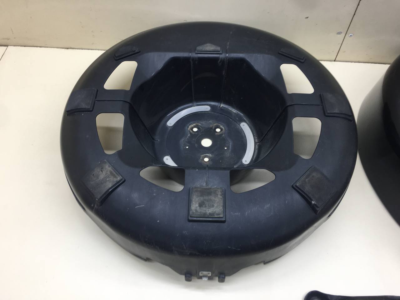 Кронштейн запасного колеса Suzuki Grand Vitara 2005-2015 Кронштейн запасного колеса Suzuki Grand Vitara 2005-2015