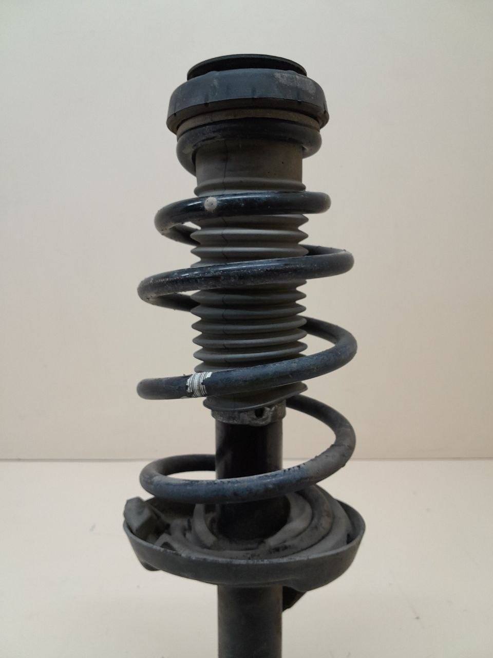 Амортизатор передний левый Chevrolet Cruze (J300) 2009-2016