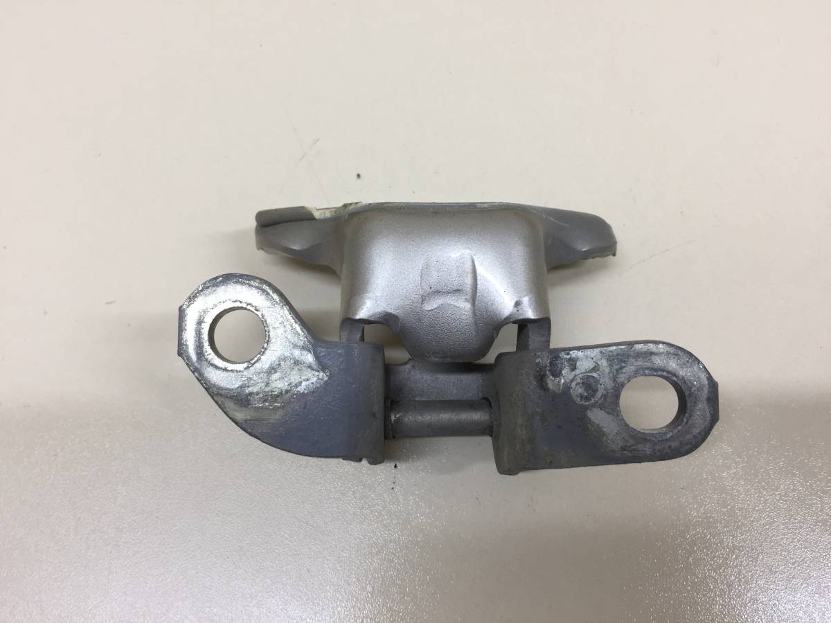 Петля двери задней левой верхняя Toyota Camry (V40) 2006-2011