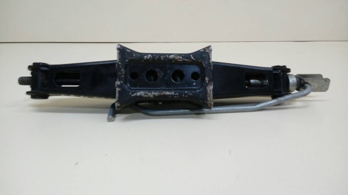 Домкрат Nissan Almera 3 (G11, G15) 2012> Домкрат Nissan Almera 3 (G11, G15) 2012>