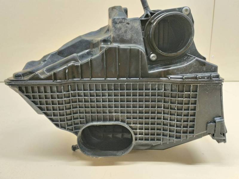 Корпус воздушного фильтра Lada Largus 2012>