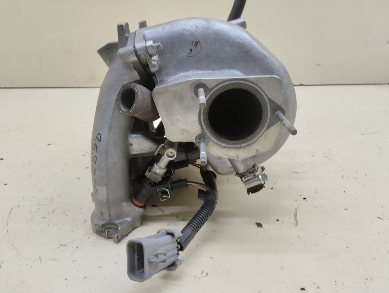 Коллектор впускной Chevrolet Niva 2009-2020 Коллектор впускной Chevrolet Niva 2009-2020