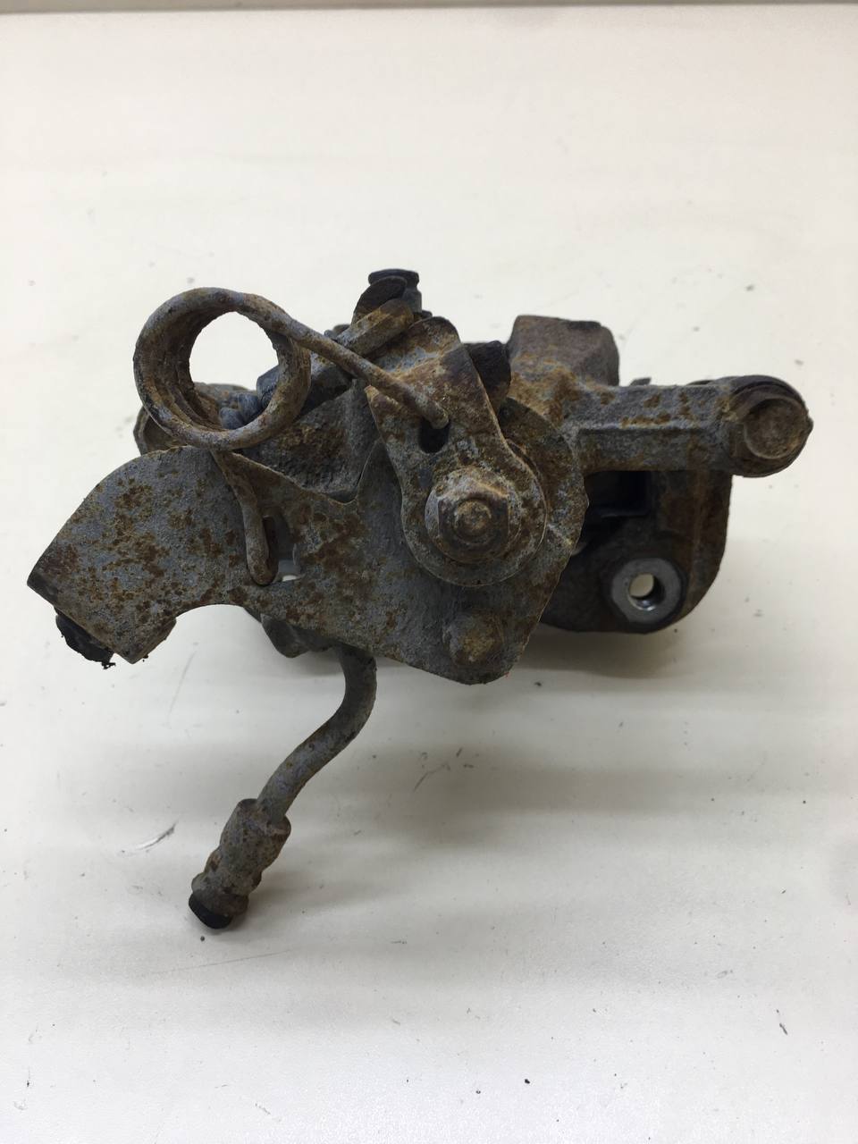 Суппорт задний правый Hyundai Solaris (RB) 2010-2017