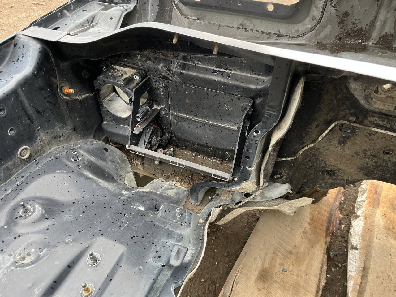 Четверть передняя правая Land Rover Range Rover Sport 2005-2012