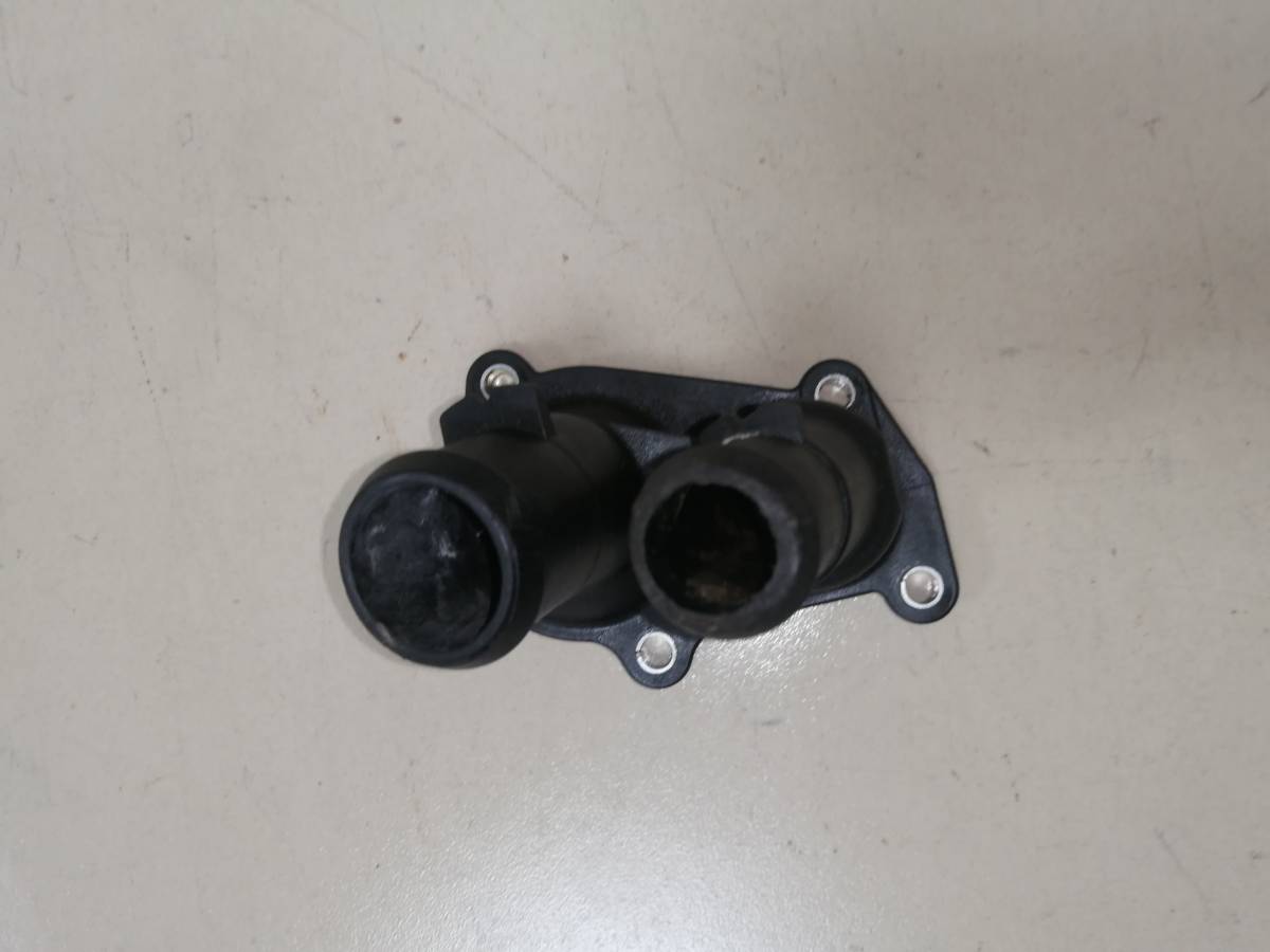 Крышка термостата Ford Fusion (JU) 2002-2012 Крышка термостата Ford Fusion (JU) 2002-2012