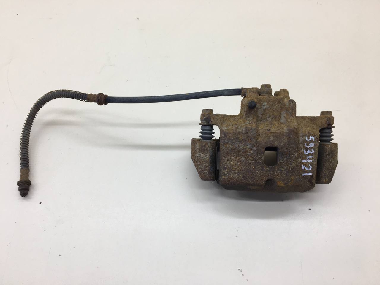 Суппорт передний правый Mitsubishi Lancer 9 (CS/Classic) 2000-2011 Суппорт передний правый Mitsubishi Lancer 9 (CS/Classic) 2000-2011