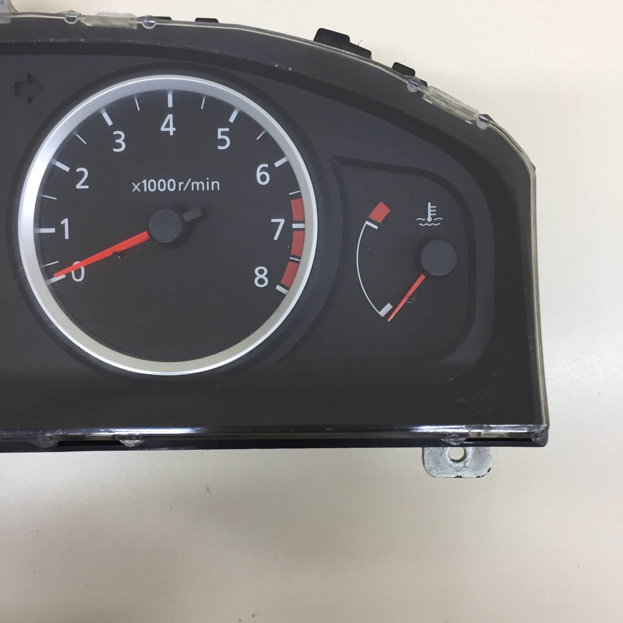 Панель приборов Nissan Almera (N16) 2000-2006 Панель приборов Nissan Almera (N16) 2000-2006