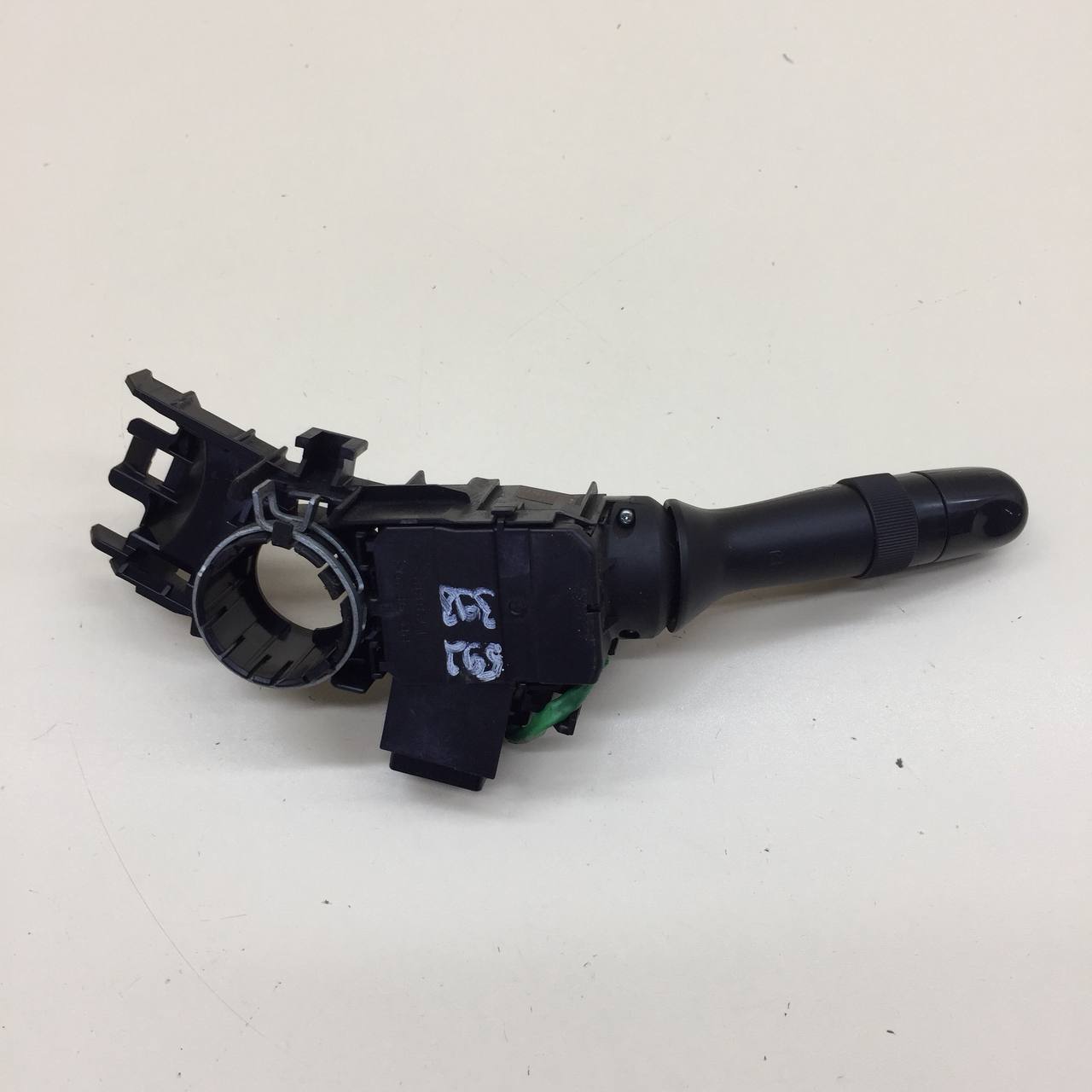 Переключатель поворотов подрулевой Toyota Rav 4 (A30) 2006-2013
