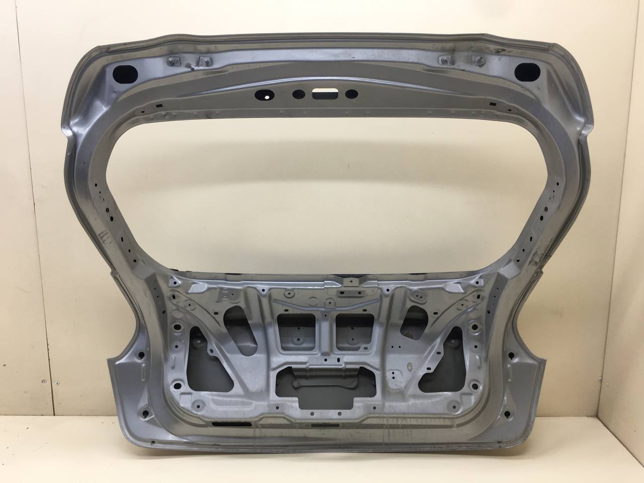 Дверь багажника Nissan Juke (YF15) 2011-2020