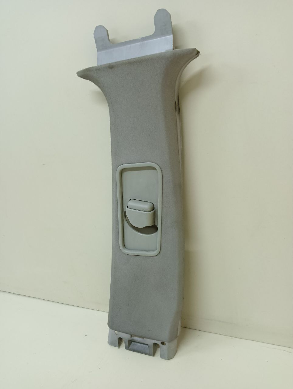 Обшивка стойки Land Rover Discovery 3 2004-2009