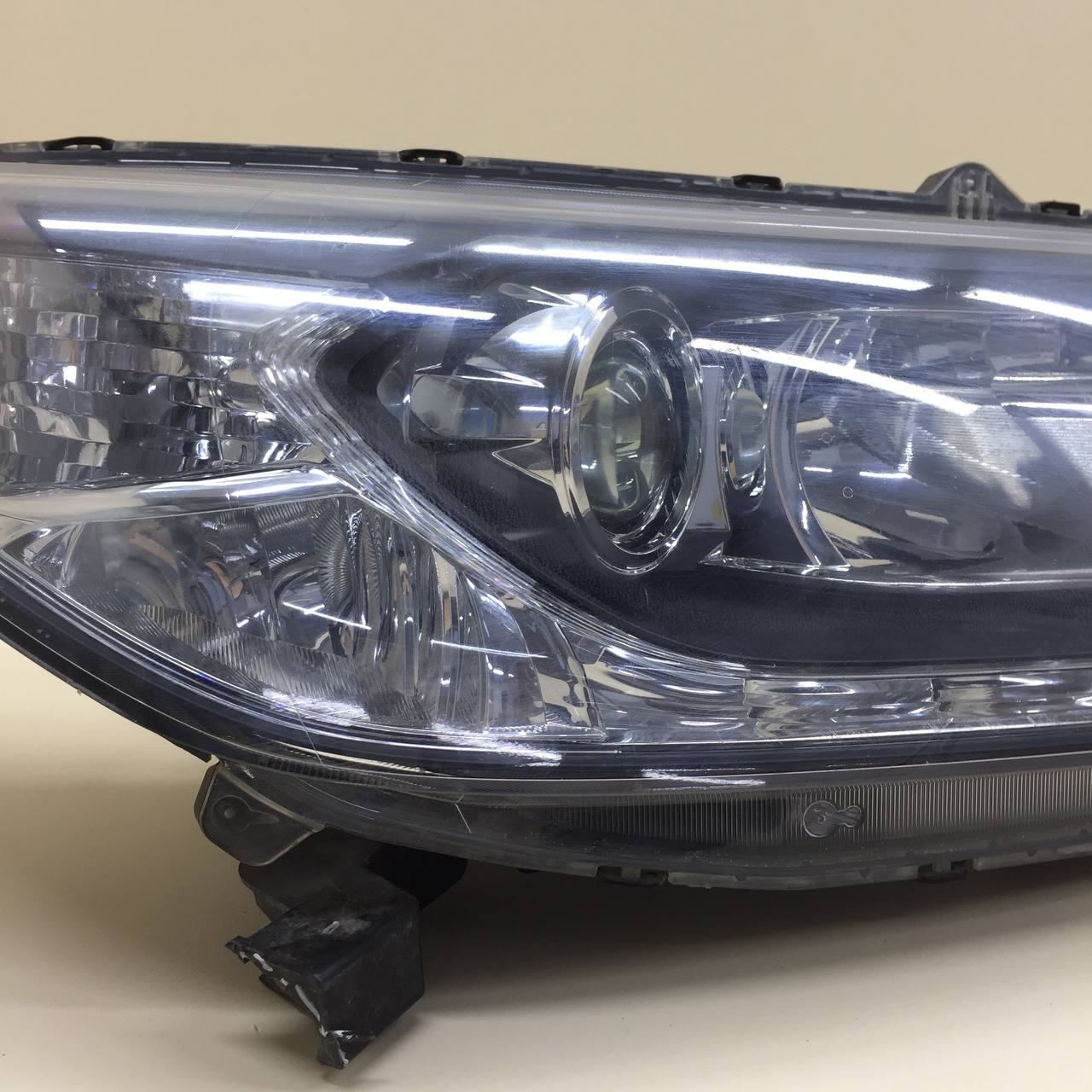 Фара правая Honda CR-V 2012-2017 Фара правая Honda CR-V 2012-2017
