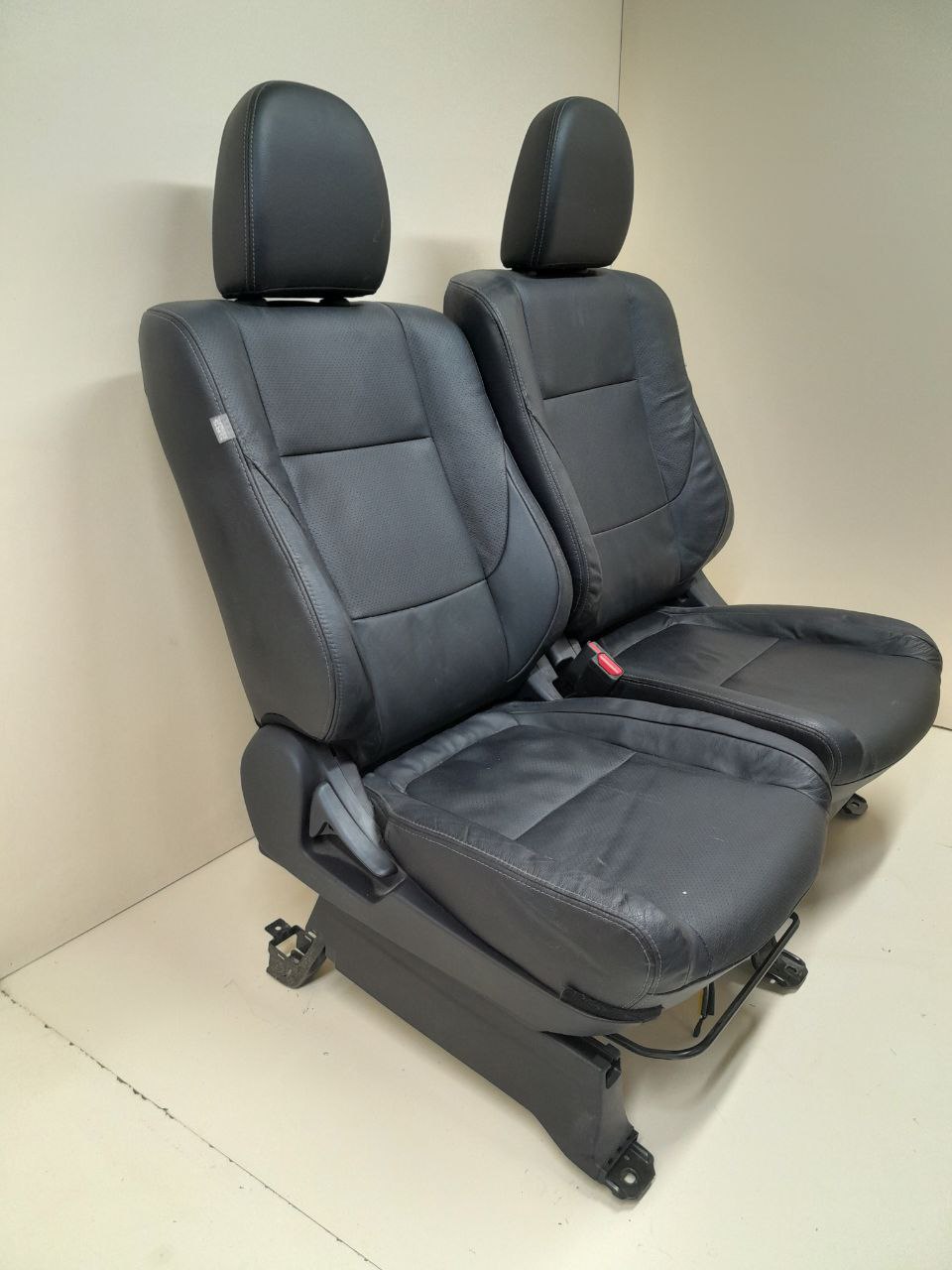 Сиденье (комплект) Mitsubishi Outlander (GF) 2012> Сиденье (комплект) Mitsubishi Outlander (GF) 2012>