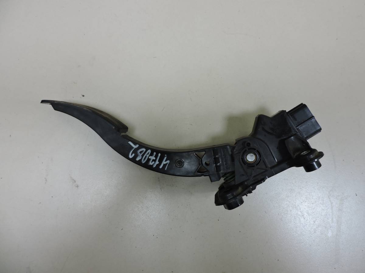 Педаль газа Mitsubishi Outlander XL (CW) 2006-2012