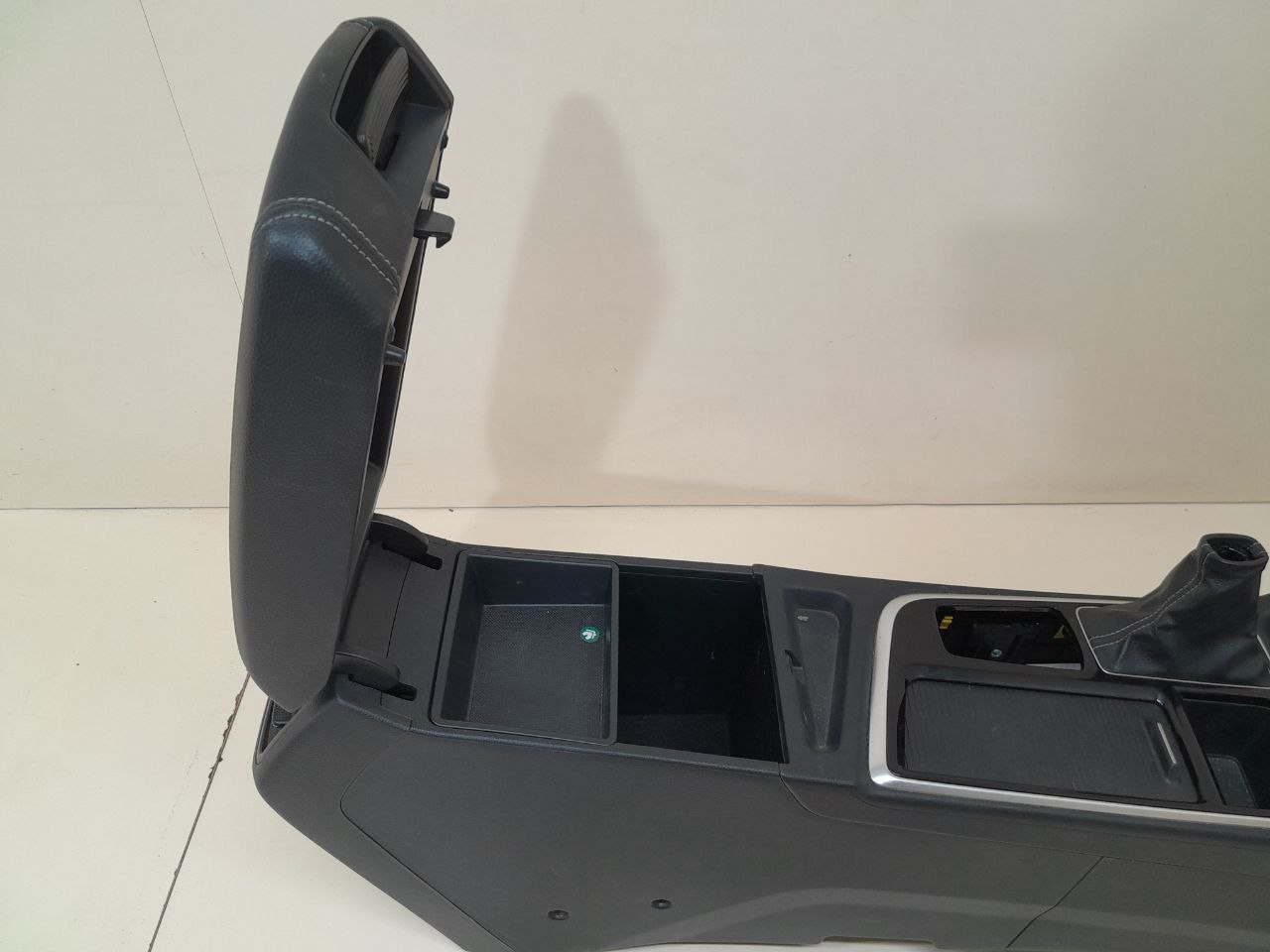 Консоль центральная Hyundai Sonata 7 (LF) 2017-2019