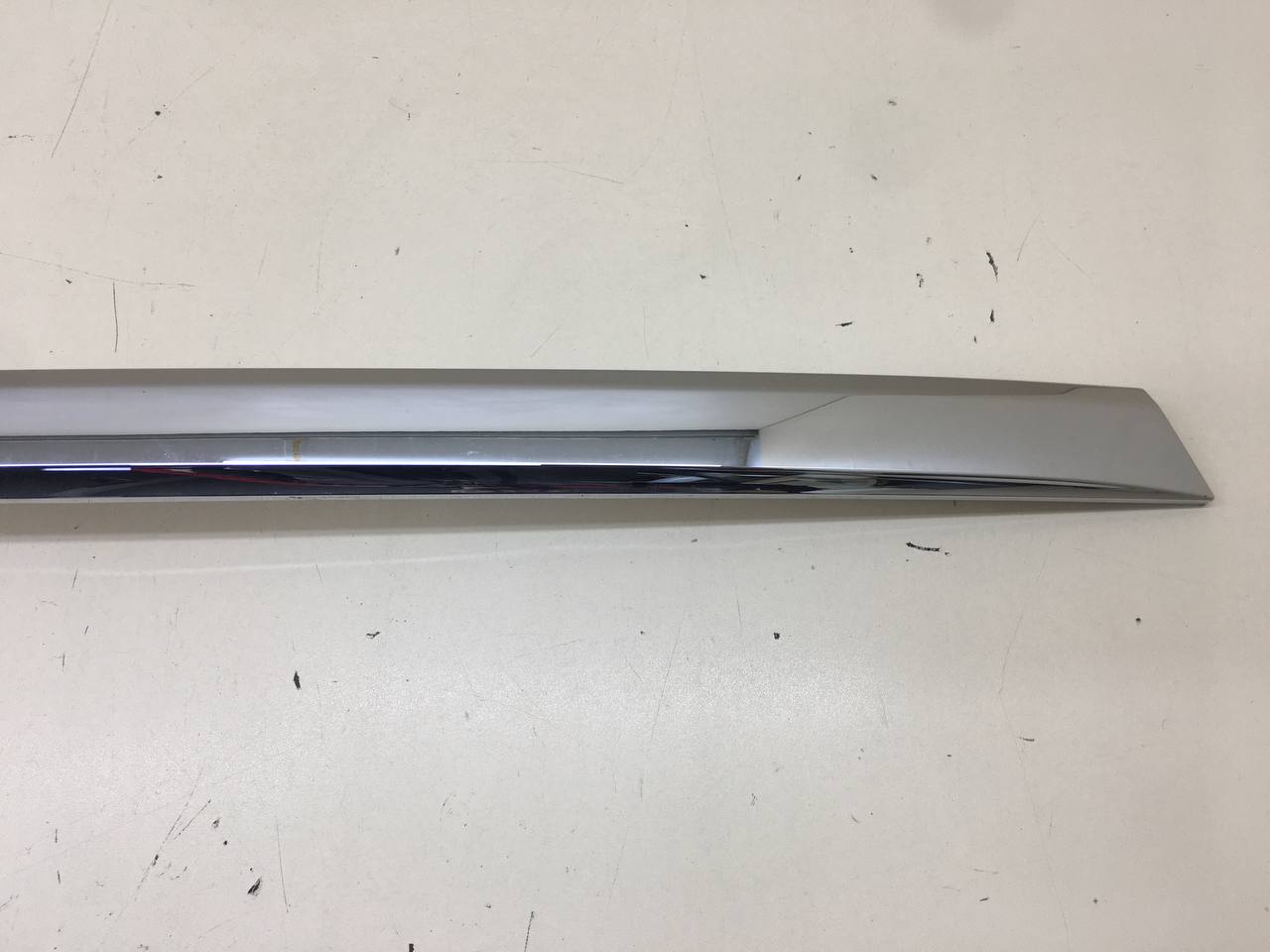 Накладка двери багажника Subaru Outback (BR/B14) 2009-2014 Накладка двери багажника Subaru Outback (BR/B14) 2009-2014